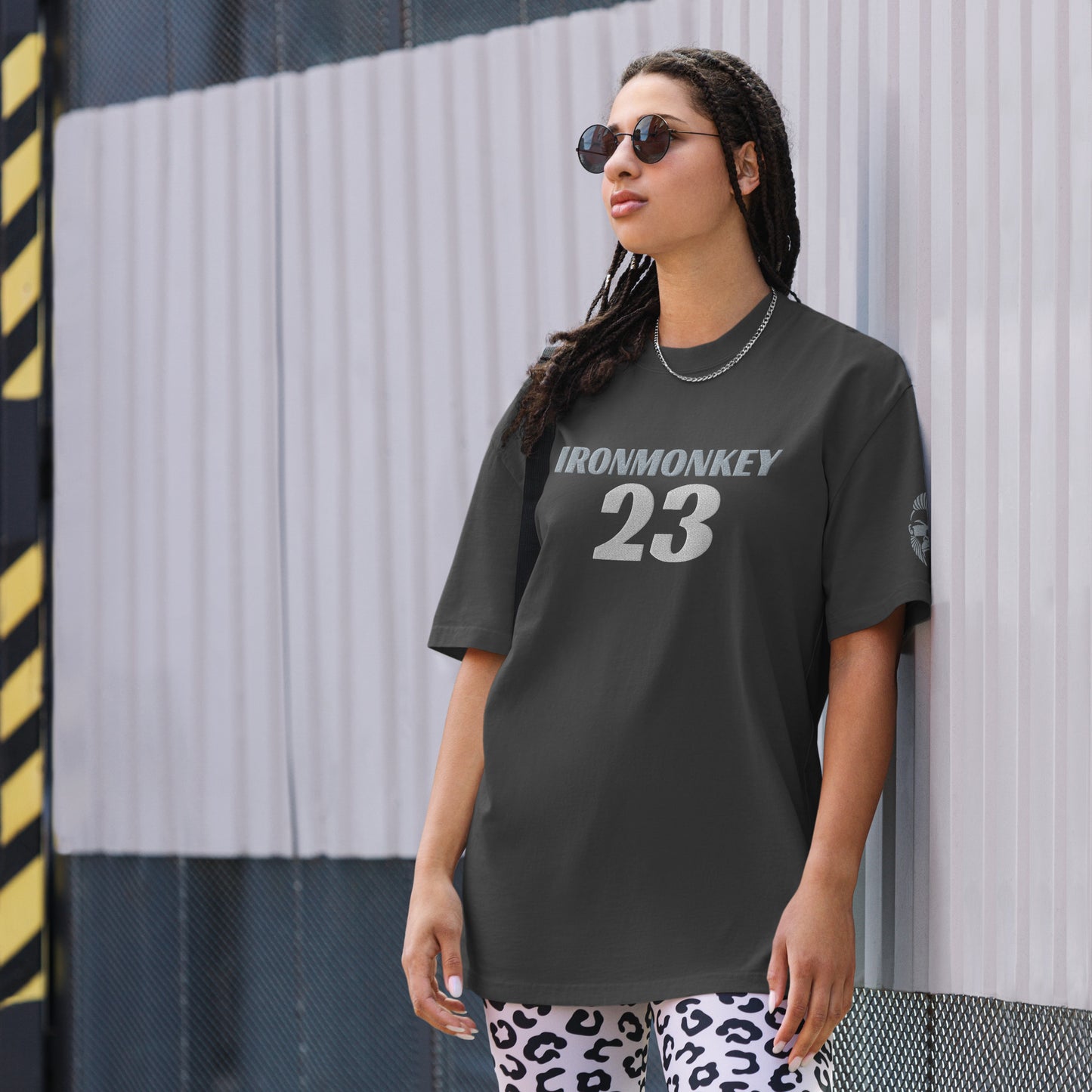 Oversized T-Shirt mit verwaschenem Look - Sportswear Iron Monkey 23