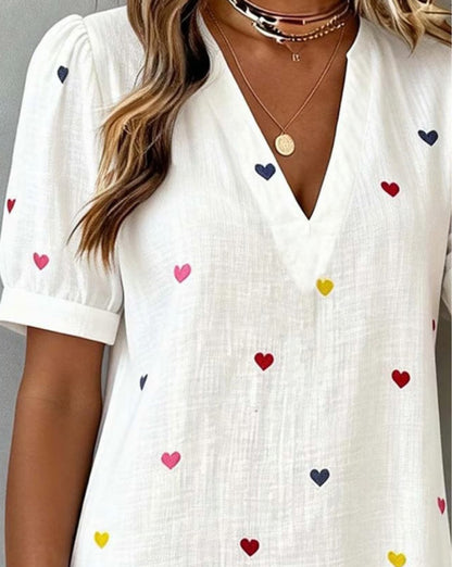 IM23 Heart Print Dress | Deep V-Neck, Kurzarm, A-Linie – White, Pink & Light Blue, S–XXXL