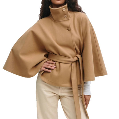 Premium Trenchcoat Damen – Eleganter Cape-Kragen Mantel mit Gürtel & Knopfleiste - Sportswear Iron Monkey 23