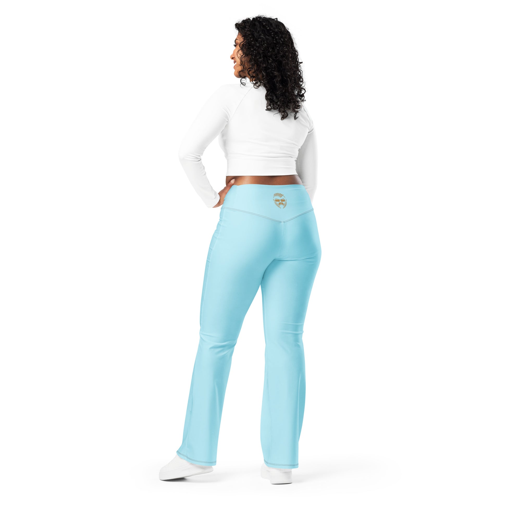 Damen Flare Leggings von Sportswear Iron Monkey 23 mit All-Over-Print, High-Waist und po-hebendem Design, weißer Rückenansicht