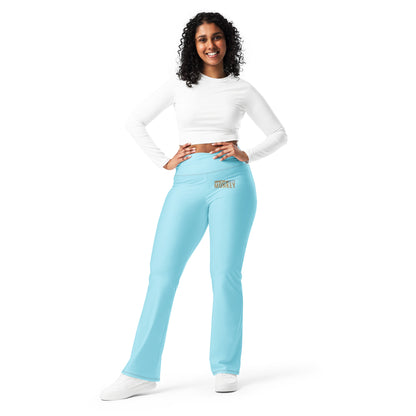 Damen Flare Leggings mit All-Over-Print von Sportswear Iron Monkey 23, hoch tailliert, po-hebend, UV-Schutz UPF 50+ im weißen Design