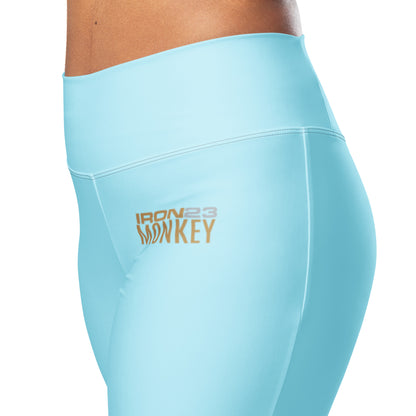 Damen Flare Leggings von Sportswear Iron Monkey 23 mit All-Over-Print, High-Waist und po-hebendem Design, UV-Schutz UPF 50+.