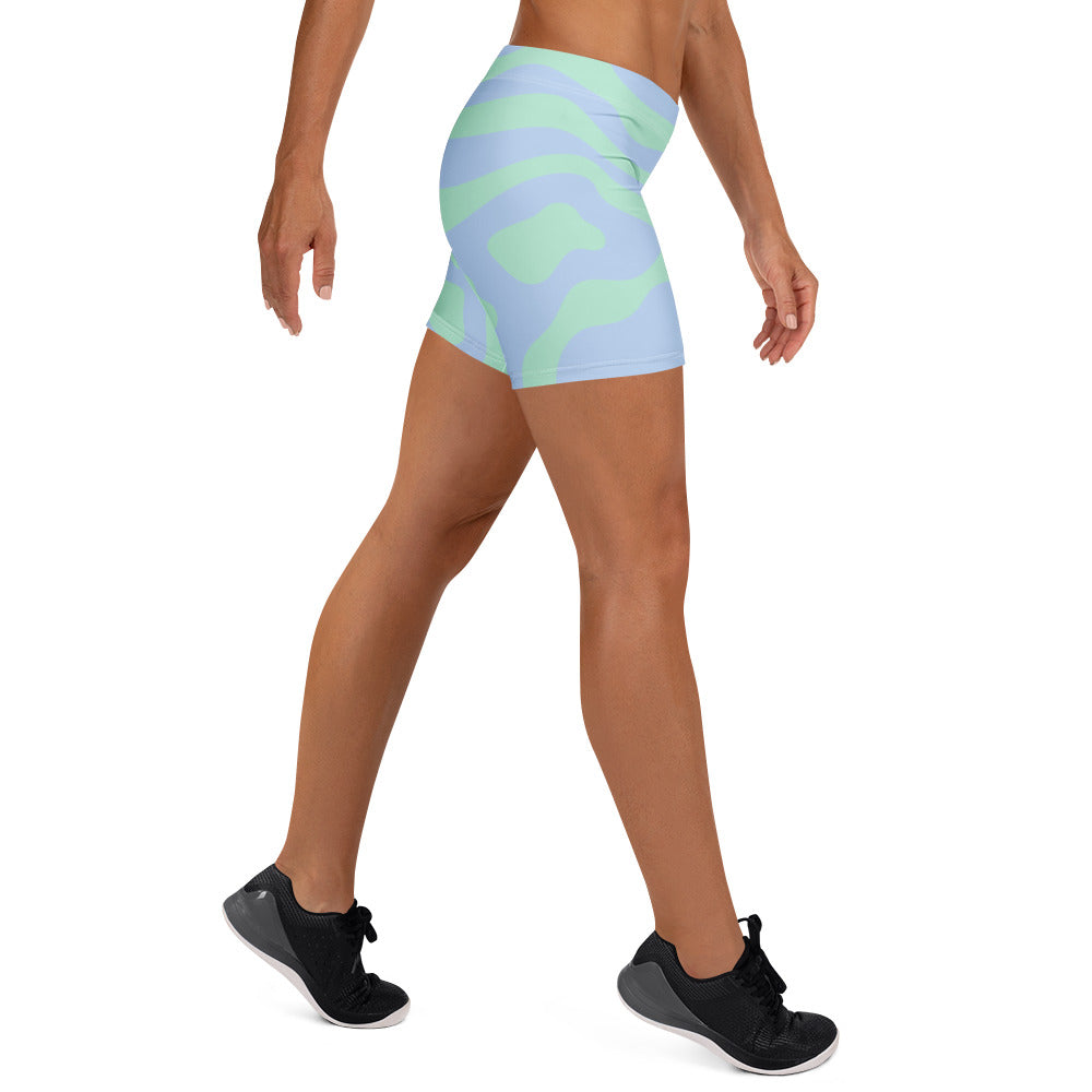 Damen Sport-Shorts mit All-Over-Print in Weiß, 4-Wege-Stretch, recyceltes Polyester, von Sportswear Iron Monkey 23