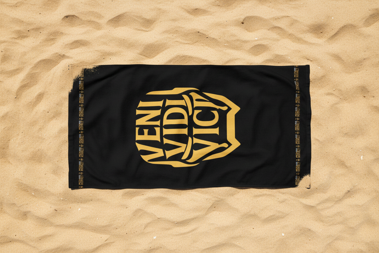 Weißes Sportswear Iron Monkey 23 Handtuch mit Julius Caesar Aufdruck, ideal als Strand- oder Gym-Handtuch, 30x60 cm.