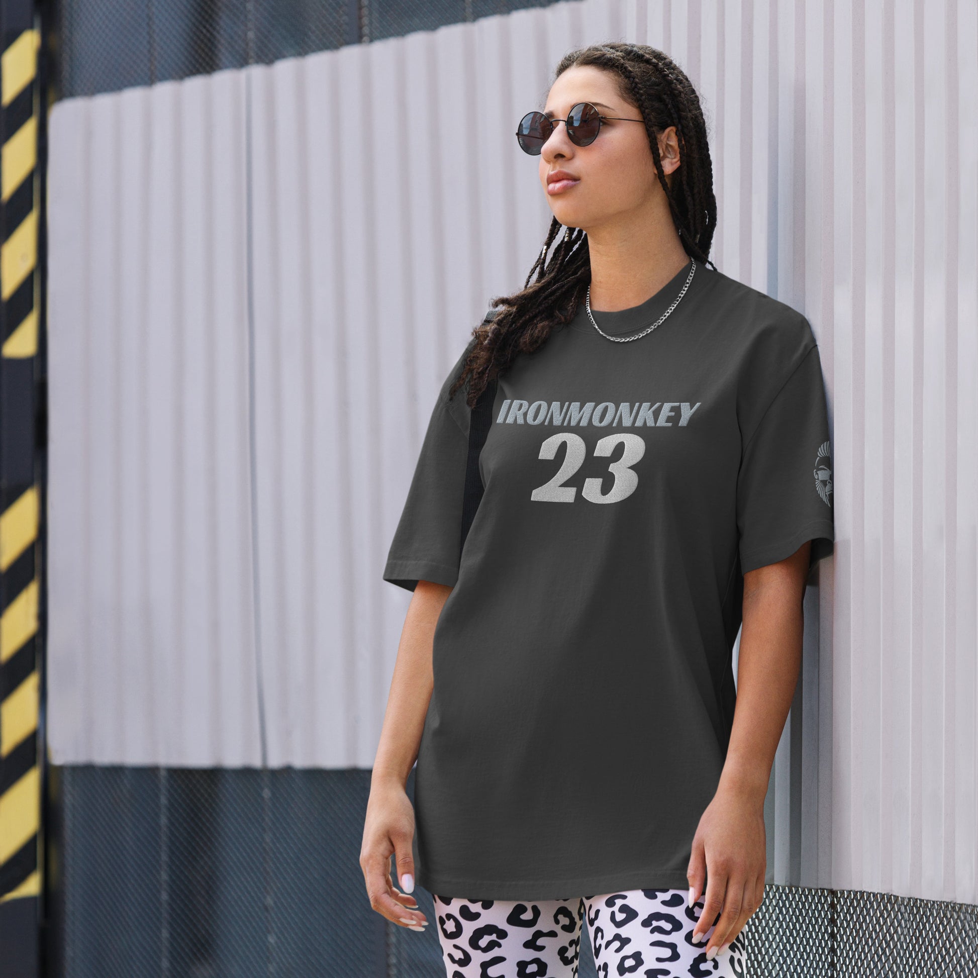 Oversized T-Shirt mit verwaschenem Look - Sportswear Iron Monkey 23