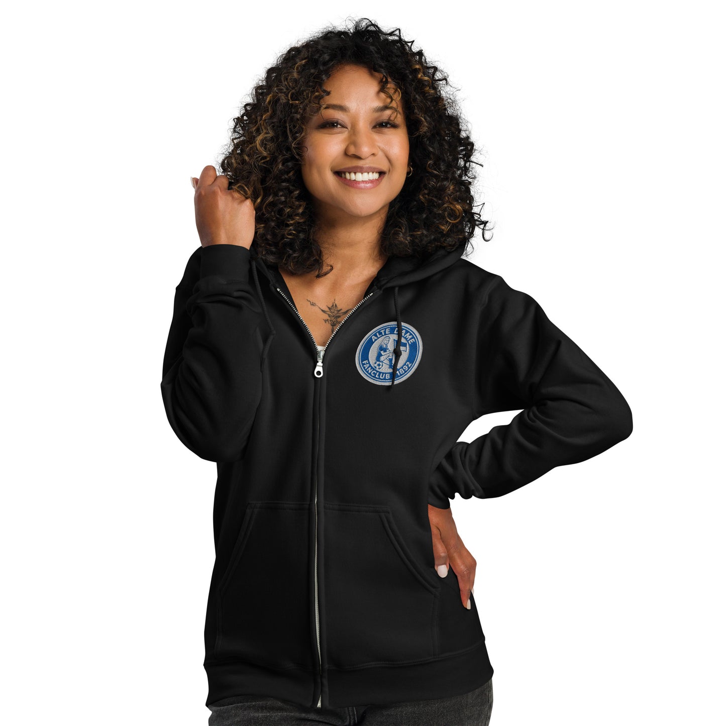 Unisex Heavy-Blend Zip Hoodie in Schwarz mit Fanclub Alte Dame 1892 Druck von Sportswear Iron Monkey 23, vorne sichtbar.