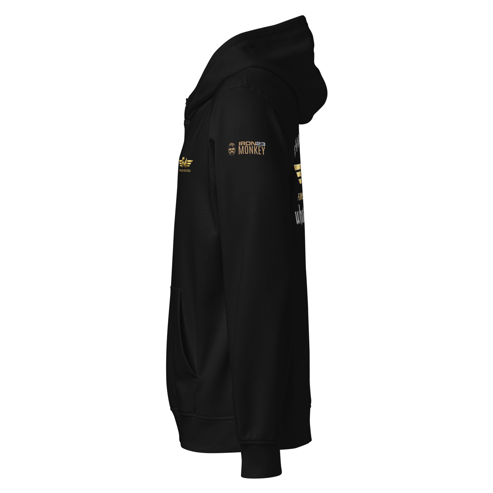 Unisex Bio-Hoodie von Sportswear Iron Monkey 23 in Schwarz, nachhaltiger Midweight Hoodie mit Drum-Motiv, bequeme unisex Passform