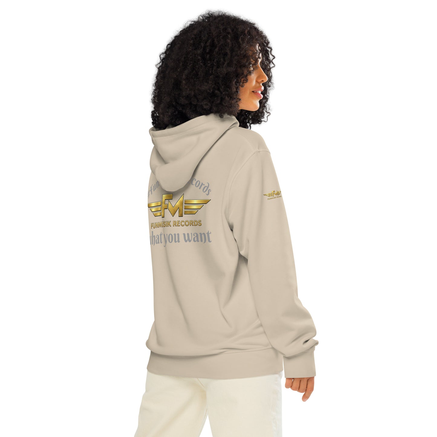 Unisex Bio-Hoodie von Sportswear Iron Monkey 23, nachhaltiger Midweight Hoodie, Desert Dust Farbe, Rückenansicht, organisch hergestellt