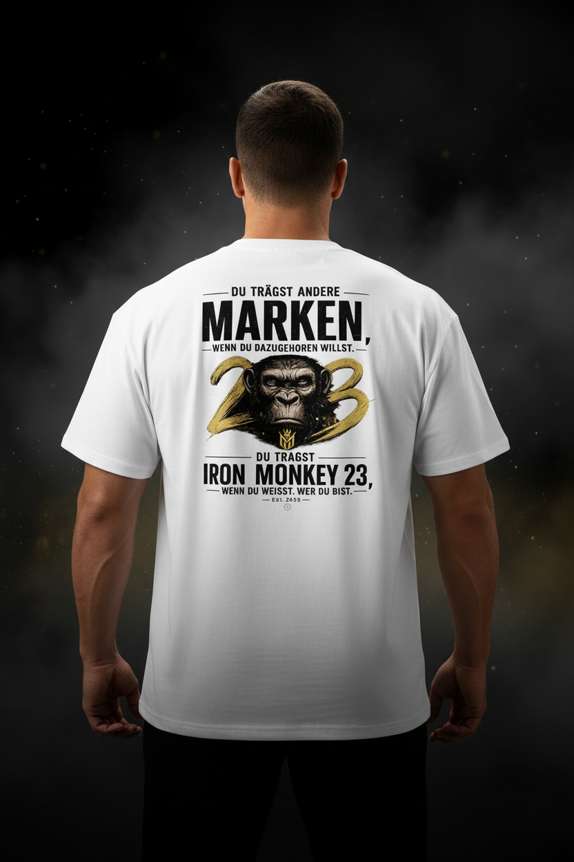 Unisex Bio-T-Shirt von Sportswear Iron Monkey 23, oversized, weiß, mit hohem Kragen aus 100% Bio-Baumwolle, Streetwear-Style.