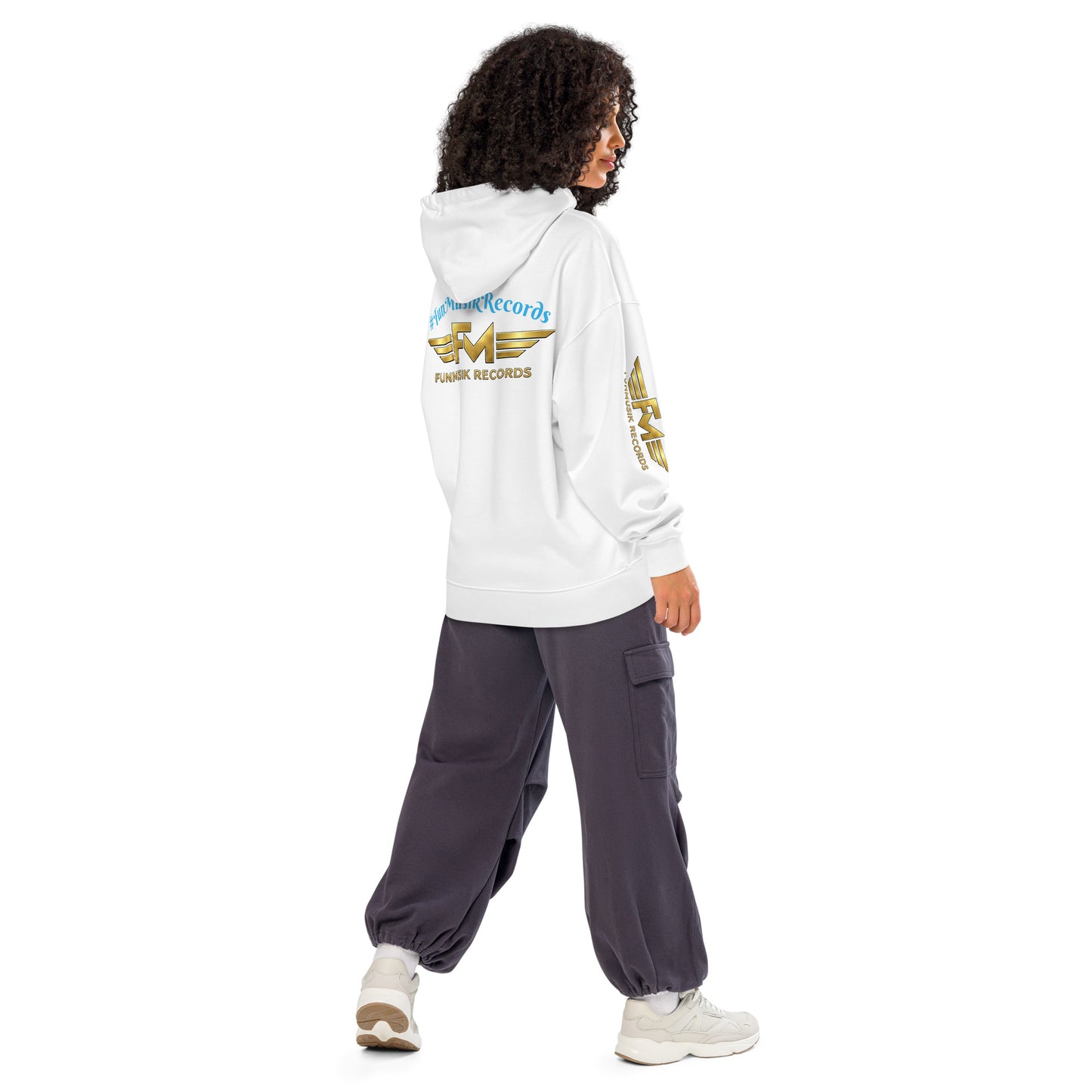 Weißer unisex Bio-Hoodie von Sportswear Iron Monkey 23, lockerer Schnitt, nachhaltiges Bio-Material, Rückansicht.