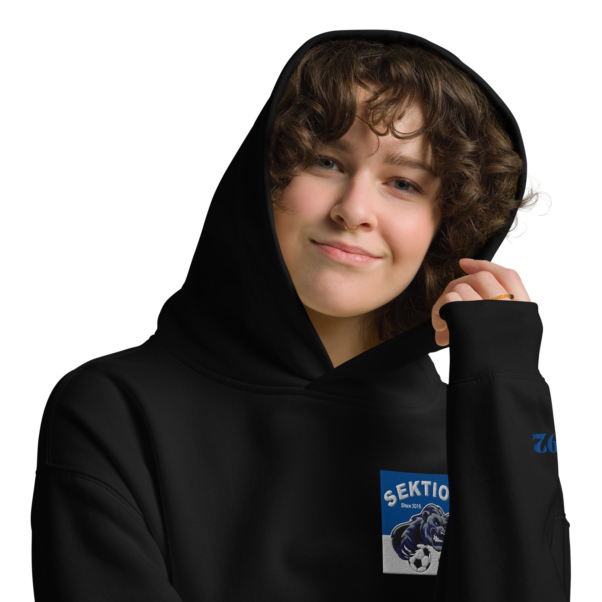 Schwarzer Unisex-Hoodie von Sportswear Iron Monkey 23, oversized und bequem im Relax-Design, Frontansicht.