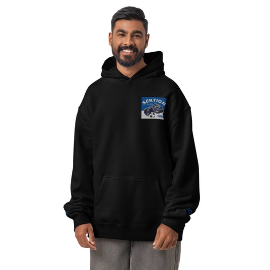 Schwarze Unisex-Relax-Hoodie von Sportswear Iron Monkey 23, frontansicht, oversized Schnitt, bequemes Design