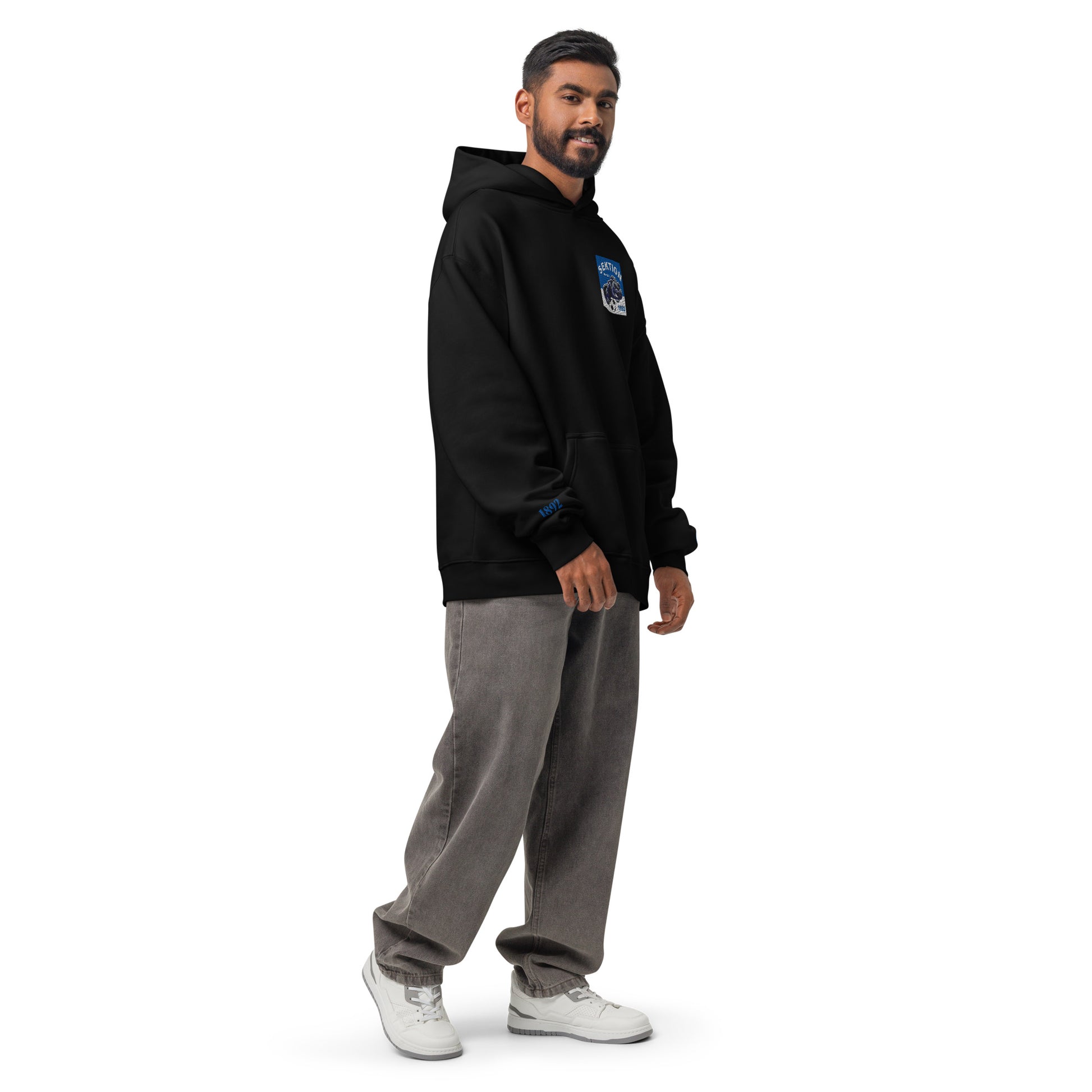 Schwarzer unisex Oversized-Hoodie von Sportswear Iron Monkey 23, rechte Frontansicht, bequemer Relax-Look